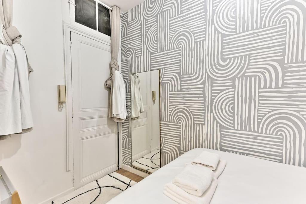 Appartement Central Proche Atelier Des Lumieres Paris Exterior photo