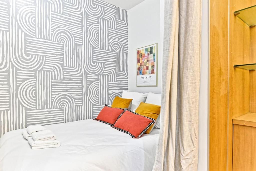 Appartement Central Proche Atelier Des Lumieres Paris Exterior photo